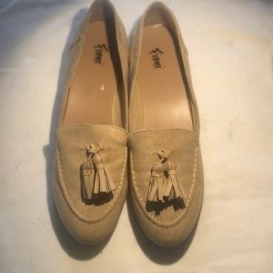 Fiona size 10 suede tan loafers with tassels